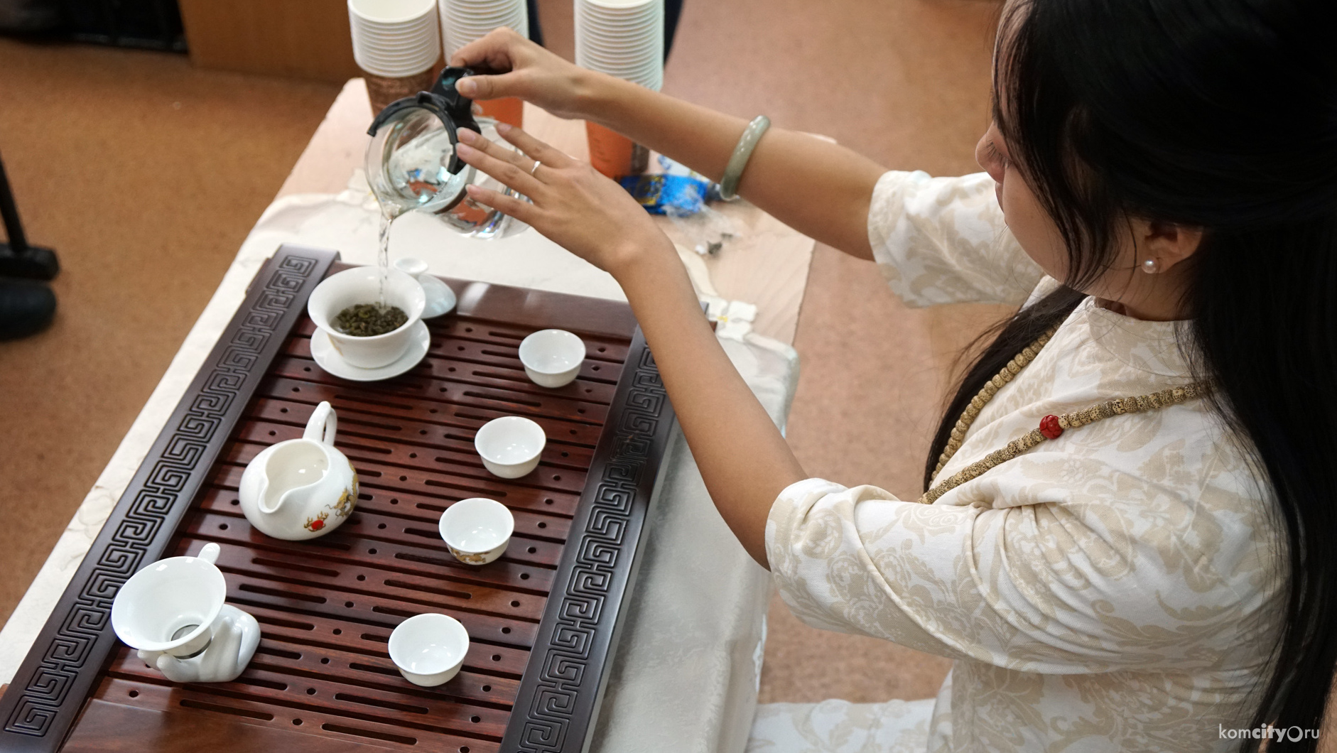 Восьмиклассников гимназии №1 Комсомольска-на-Амуре познакомили с особенностями китайской чайной церемонии