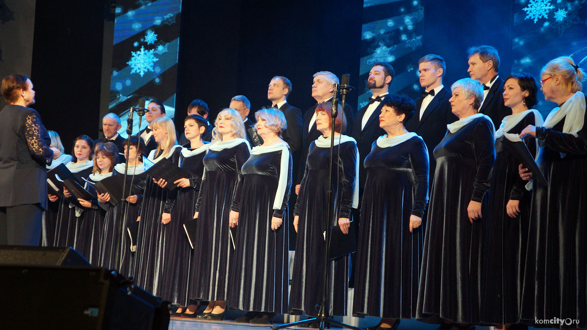 Старейший хор Комсомольска-на-Амуре выступил на рождественском концерте в ДК Авиастроителей 