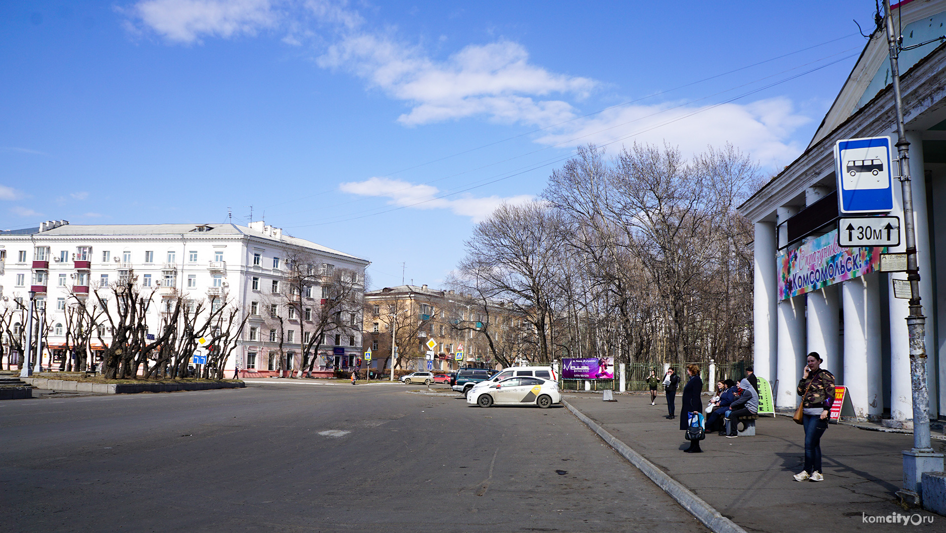 В Комсомольске-на-Амуре выпавшего из автобуса пассажира ещё и переехало колесом
