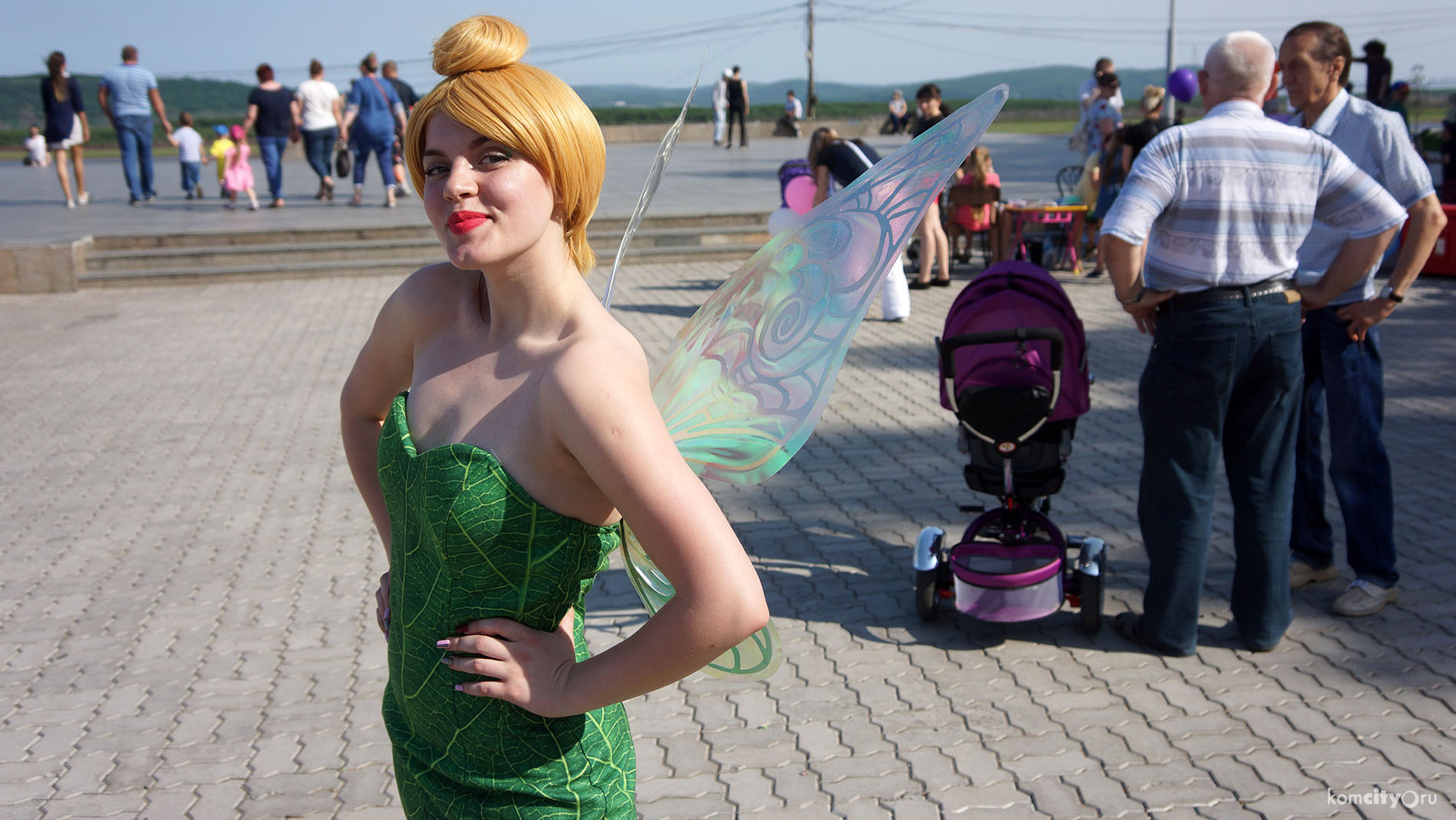 Герои мультфильмов представили на Набережной праздничную программу для юных жителей Комсомольска-на-Амуре