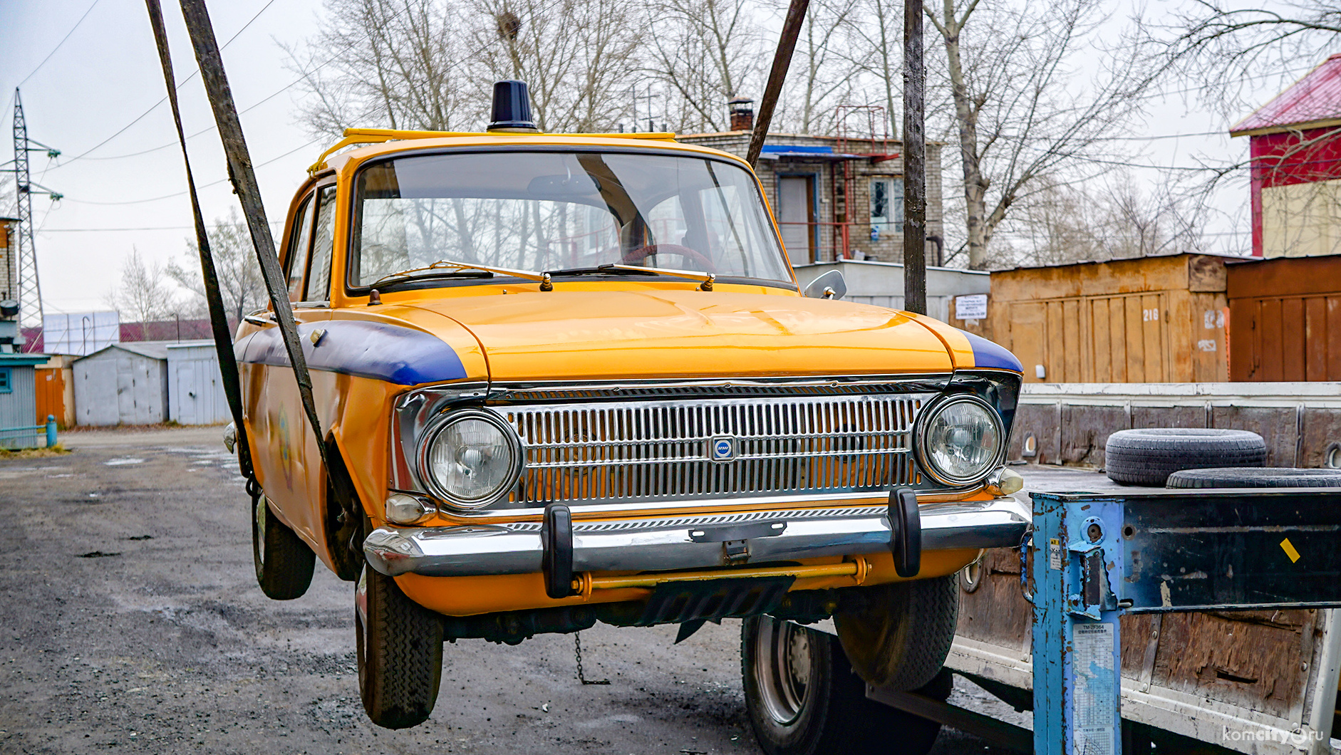 Комсомольск-на-Амуре подарил Биробиджану памятник милицейской машине