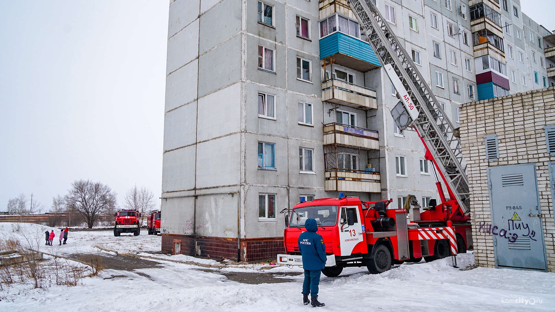 В Комсомольске-на-Амуре один из спасённых на пожаре детей скончался в больнице, его сестра в коме