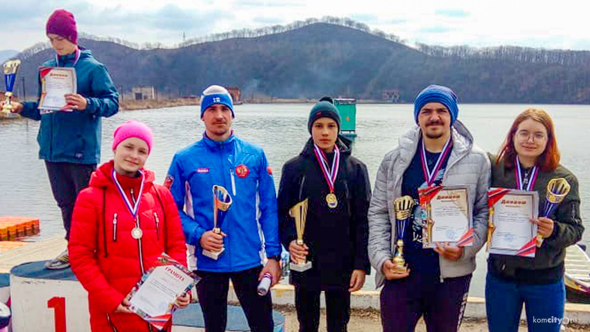 Гребцы из Комсомольска-на-Амуре открыли сезон соревнованиями в Приморье