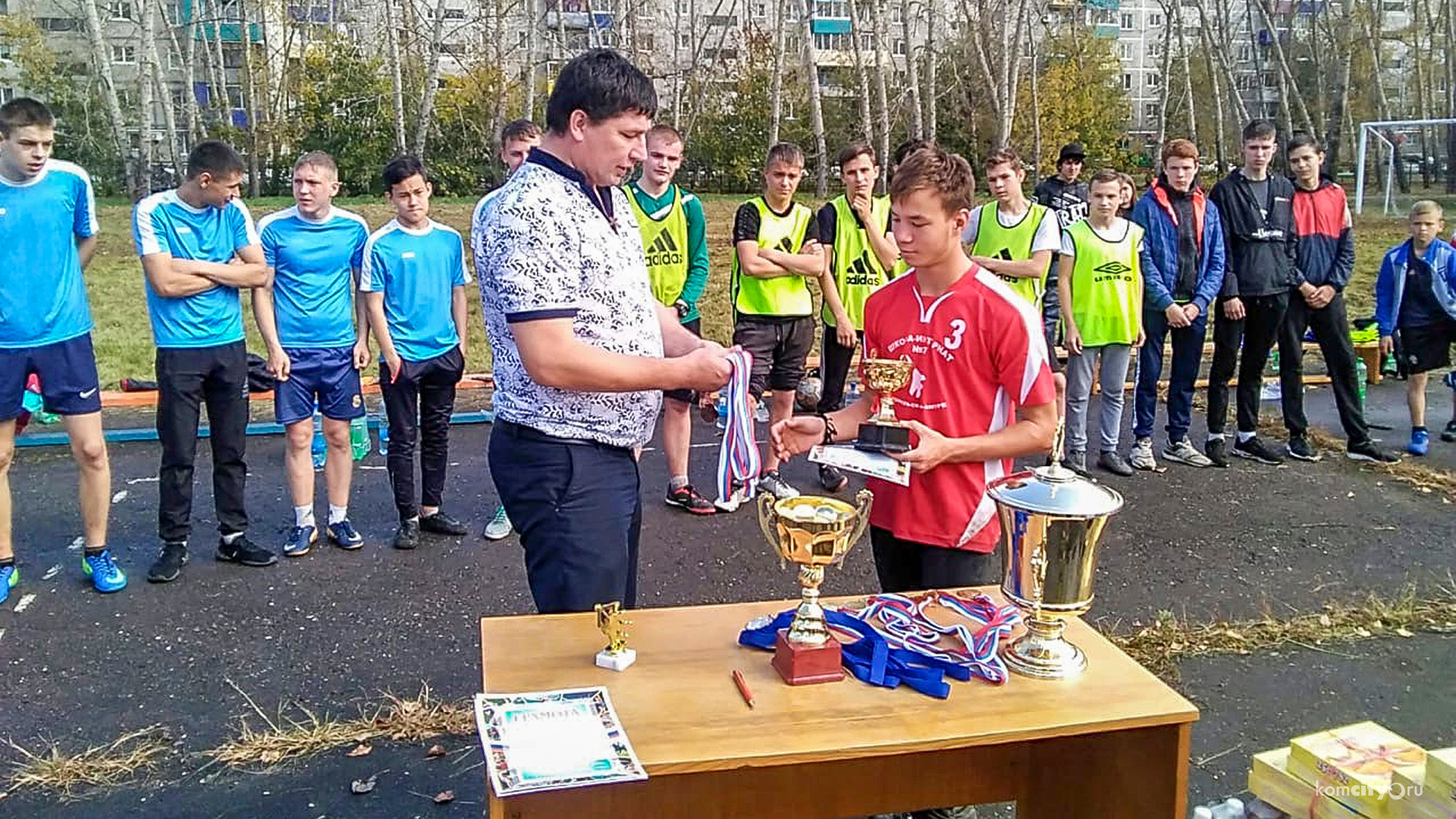 Блиц-турнир по дворовому футболу устроили в детском доме Комсомольска-на-Амуре