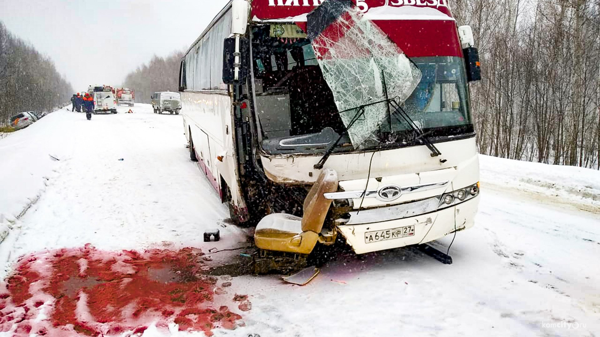 На трассе Комсомольск-на-Амуре — Хабаровск влобовую столкнулись автобус и «Ипсум», женщина-водитель серьёзно пострадала