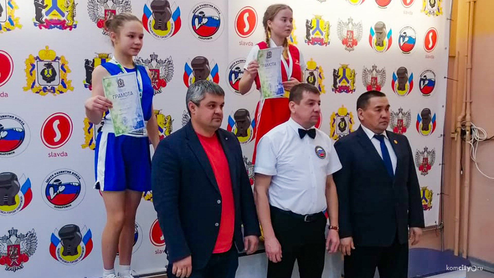 «Золото» краевых соревнований завоевала представительница комсомольской школы бокса