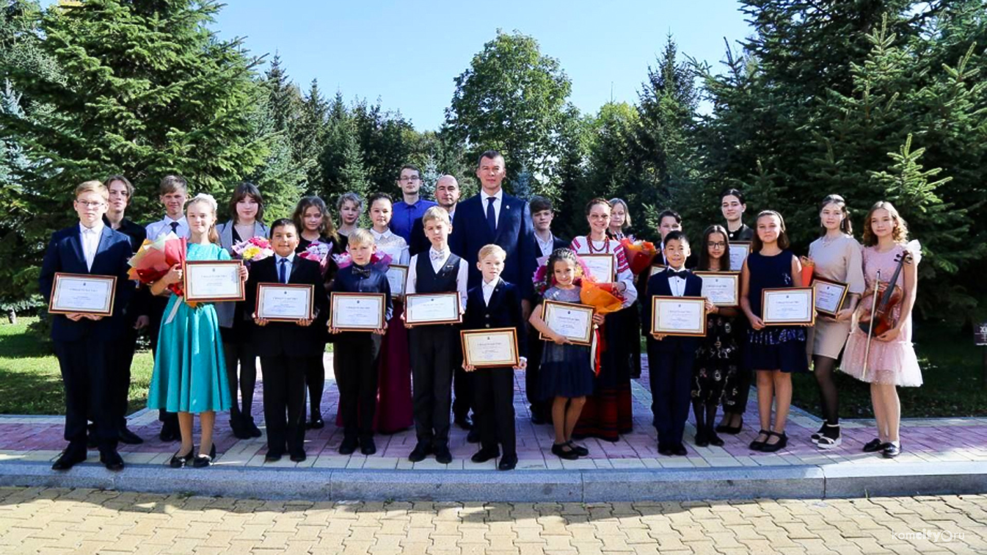 Трое учащихся школ искусств Комсомольска-на-Амуре получат ежемесячную губернаторскую стипендию